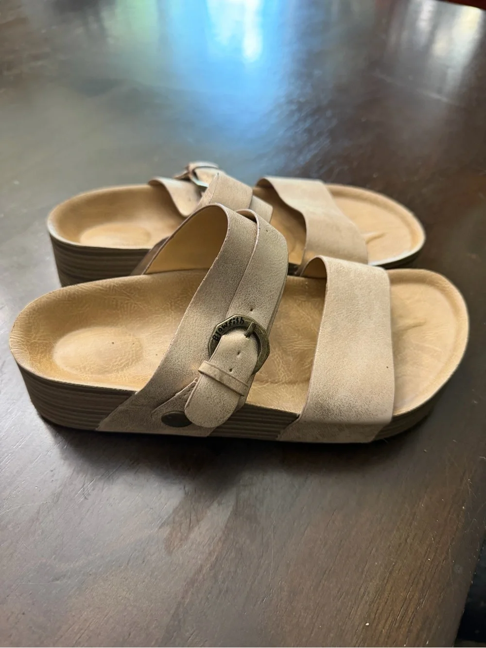 Blowfish Size 4 Youth Sandals
